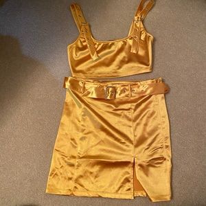 Stunning gold two piece set!